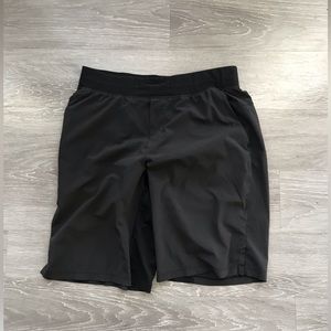 Mens luluemon 9 inch linerless shorts Size L